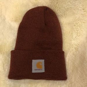 Dusted red carhartt hat- never worn with tags